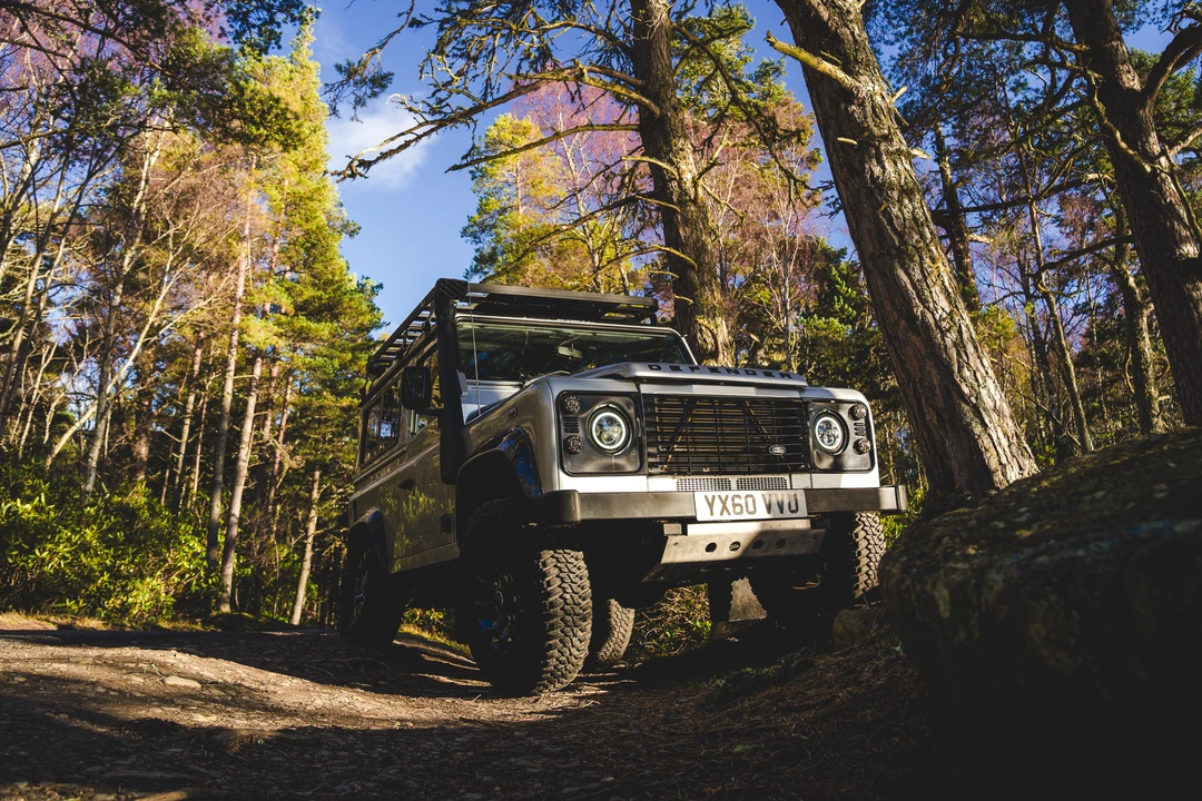 2010 Land Rover Defender 90 - Image 25 of 31