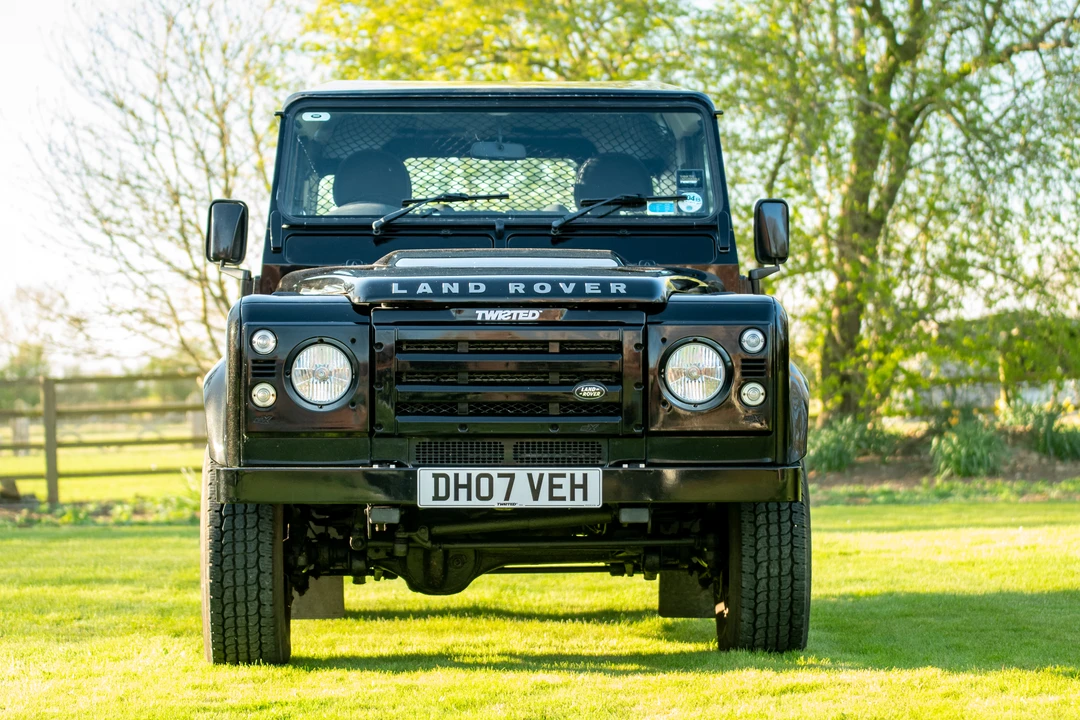 2010 Land Rover Defender 90 - Image 2 of 31