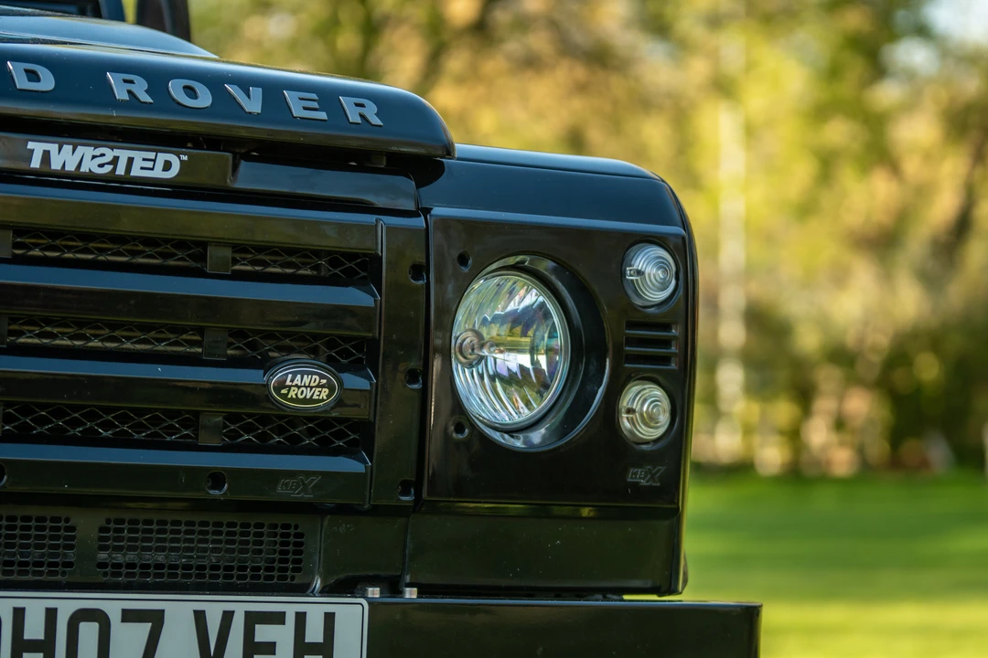 2010 Land Rover Defender 90 - Image 21 of 31