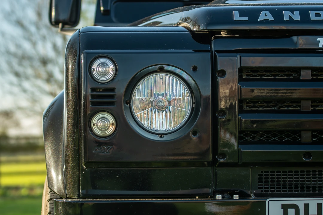 2010 Land Rover Defender 90 - Image 29 of 31