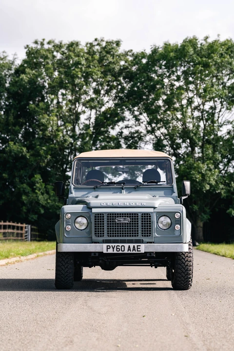 2010 Land Rover Defender 90 - Image 18 of 31