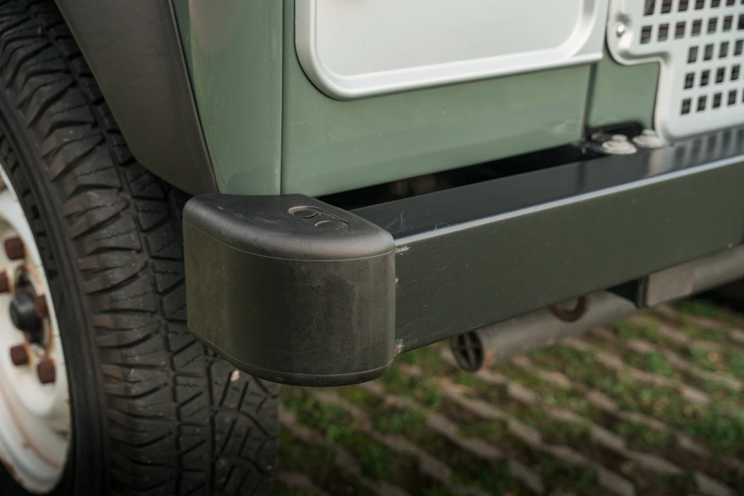 2010 Land Rover Defender 90 - Image 19 of 31