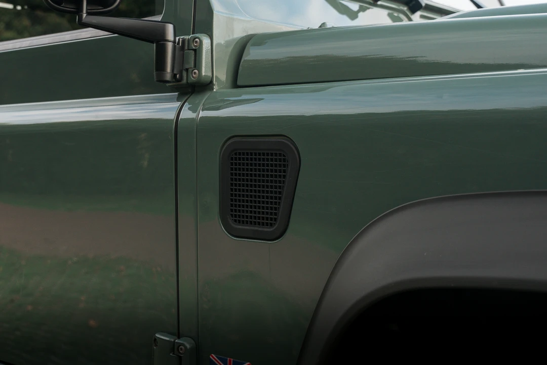 2010 Land Rover Defender 90 - Image 29 of 31