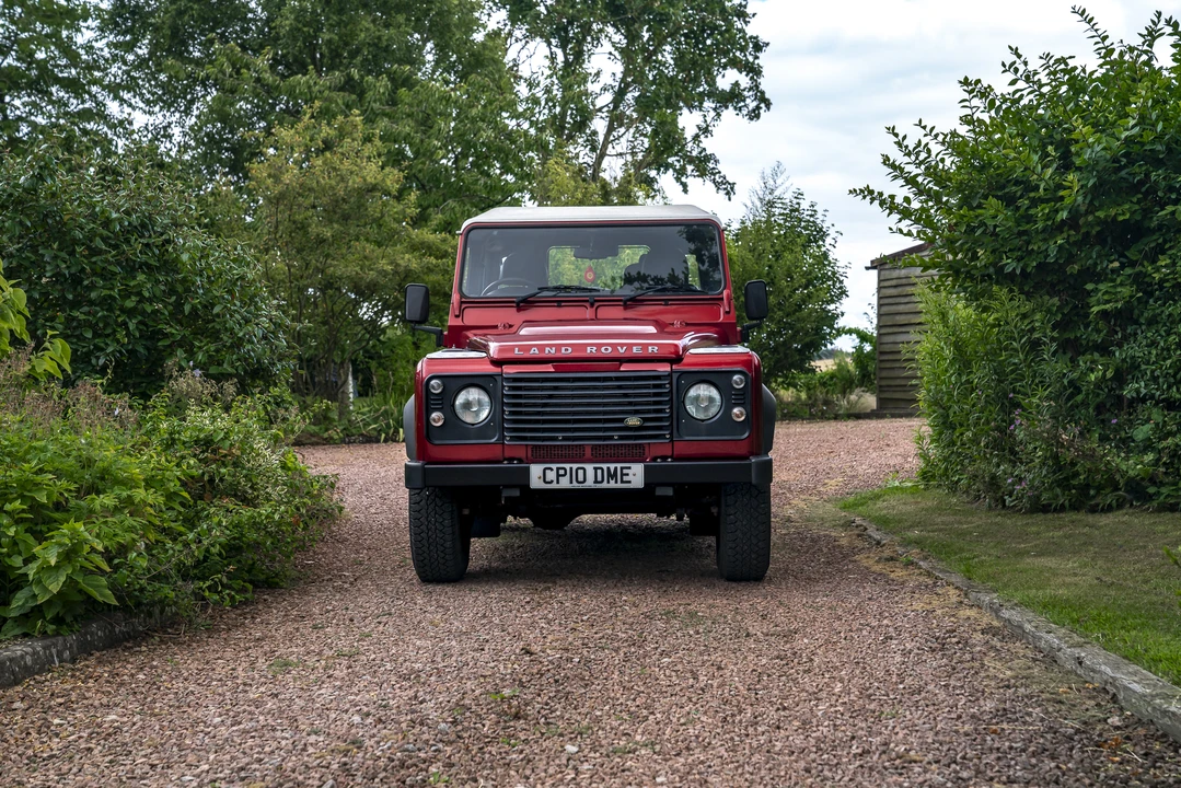 2010 Land Rover Defender 90 - Image 2 of 31