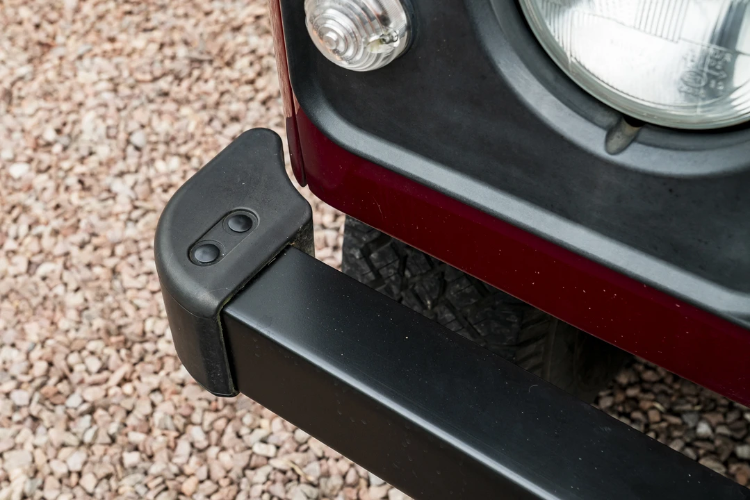 2010 Land Rover Defender 90 - Image 11 of 31