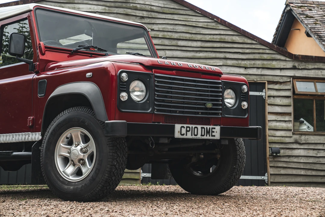 2010 Land Rover Defender 90 - Image 21 of 31