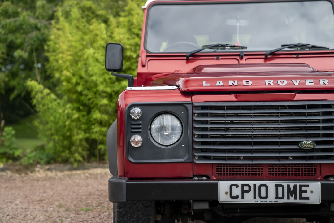 2010 Land Rover Defender 90 - Image 19 of 31