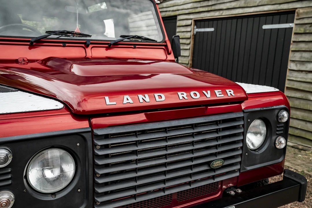 2010 Land Rover Defender 90 - Image 25 of 31