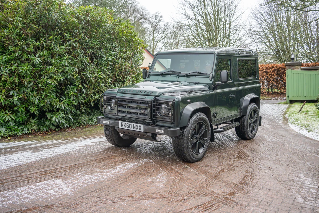 2010 Land Rover Defender 90 - Image 3 of 31