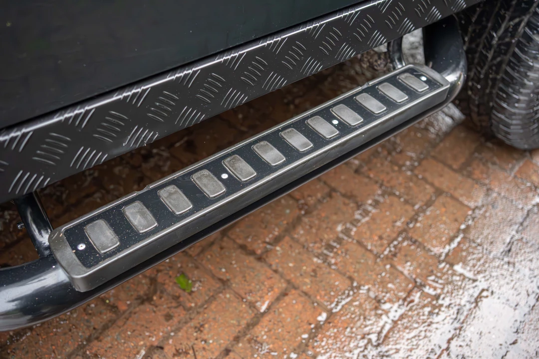 2010 Land Rover Defender 90 - Image 19 of 31