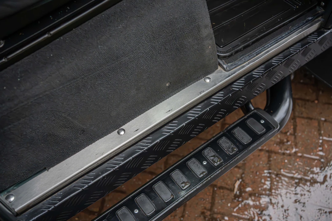 2010 Land Rover Defender 90 - Image 27 of 31