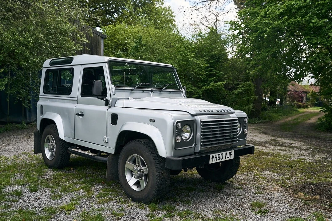 2010 Land Rover Defender 90 - Image 23 of 30