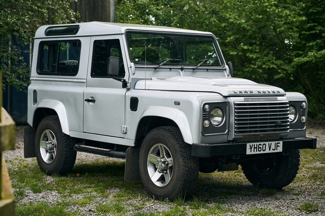 2010 Land Rover Defender 90 - Image 24 of 30