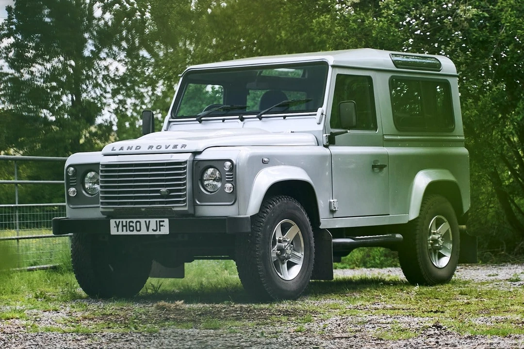 2010 Land Rover Defender 90 - Image 26 of 30