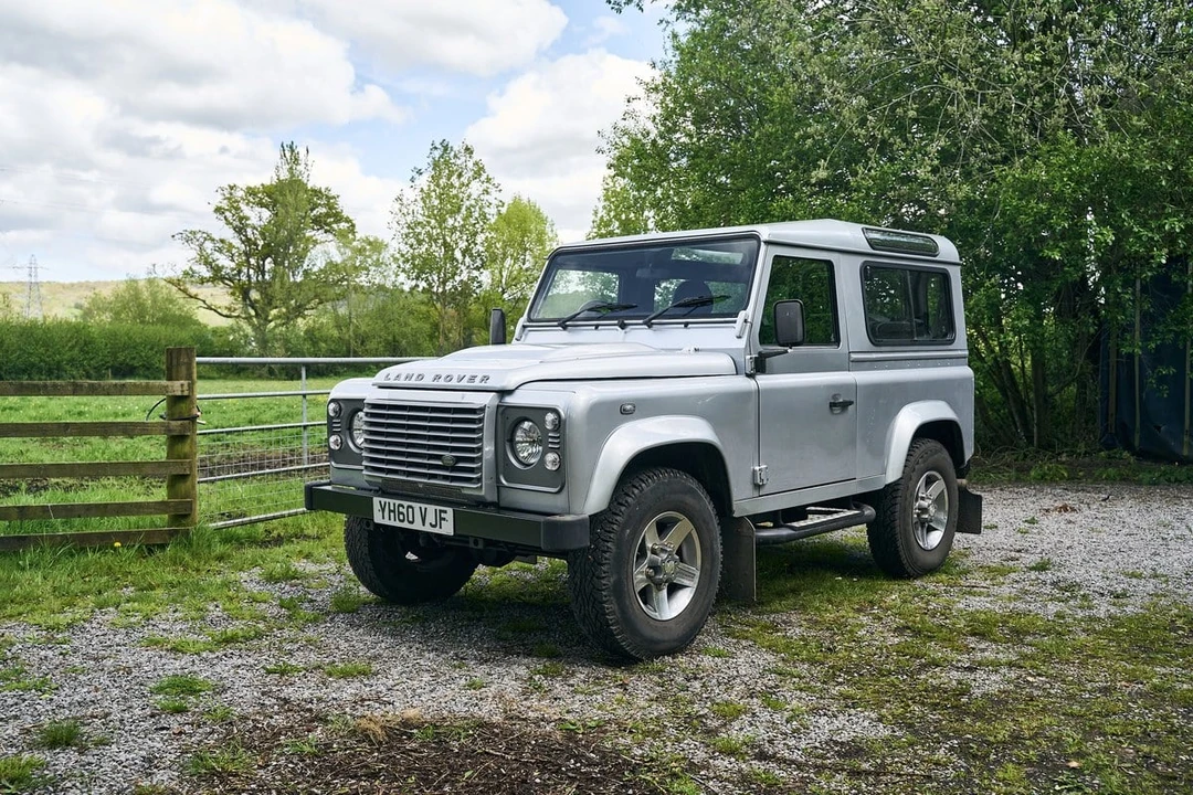 2010 Land Rover Defender 90 - Image 18 of 30