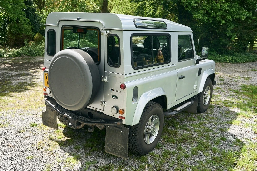 2010 Land Rover Defender 90 - Image 29 of 30