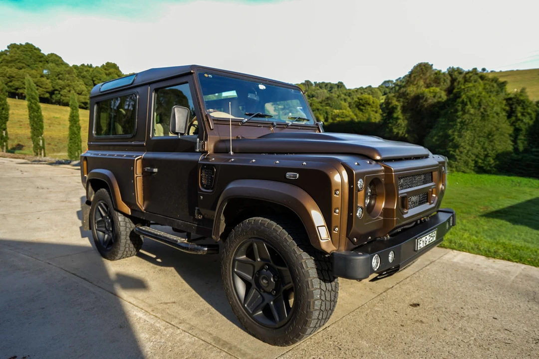 2010 Land Rover Defender 90 - Image 9 of 31