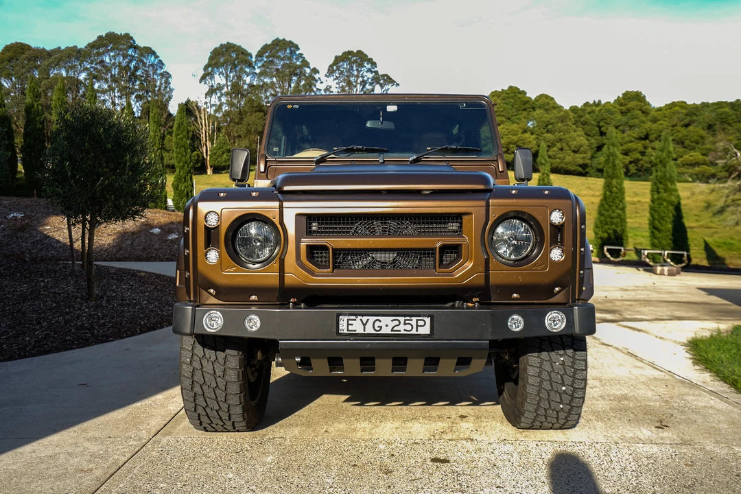 2010 Land Rover Defender 90 - Image 10 of 31