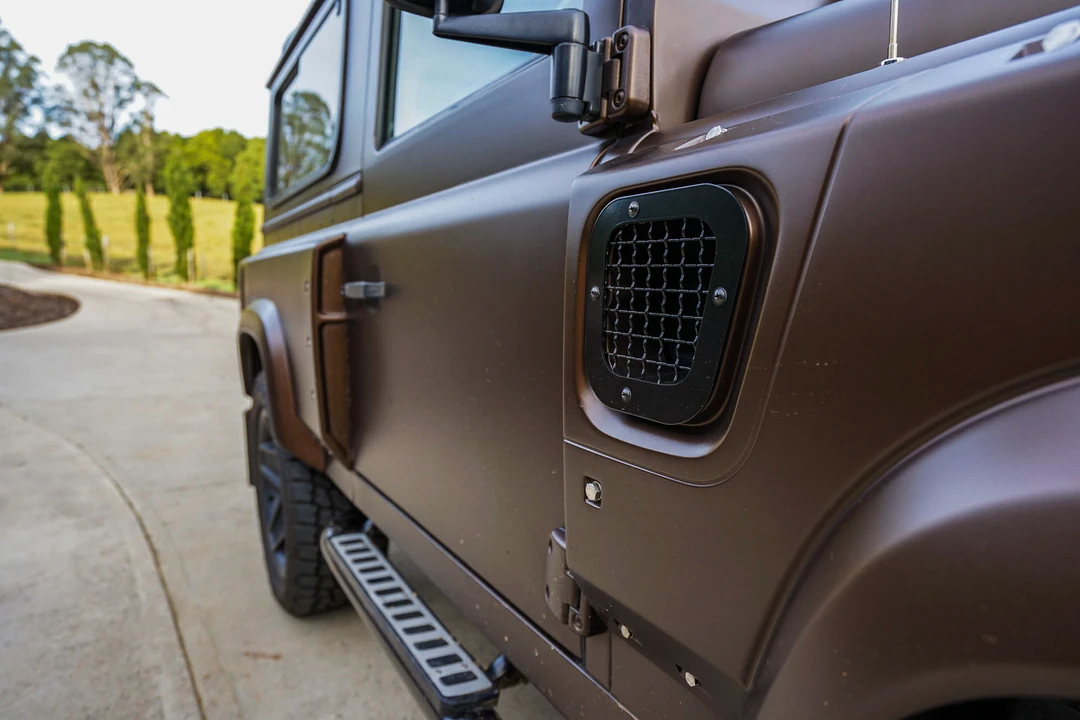 2010 Land Rover Defender 90 - Image 17 of 31