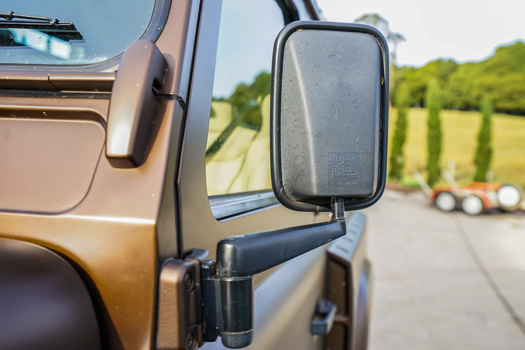 2010 Land Rover Defender 90 - Image 21 of 31