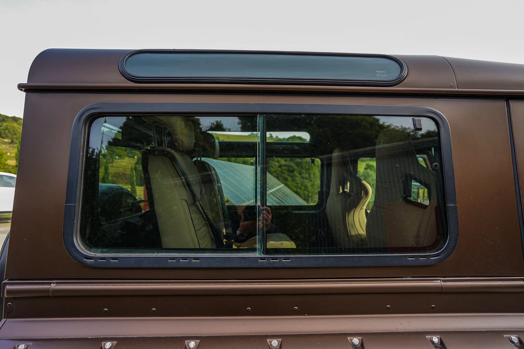 2010 Land Rover Defender 90 - Image 24 of 31