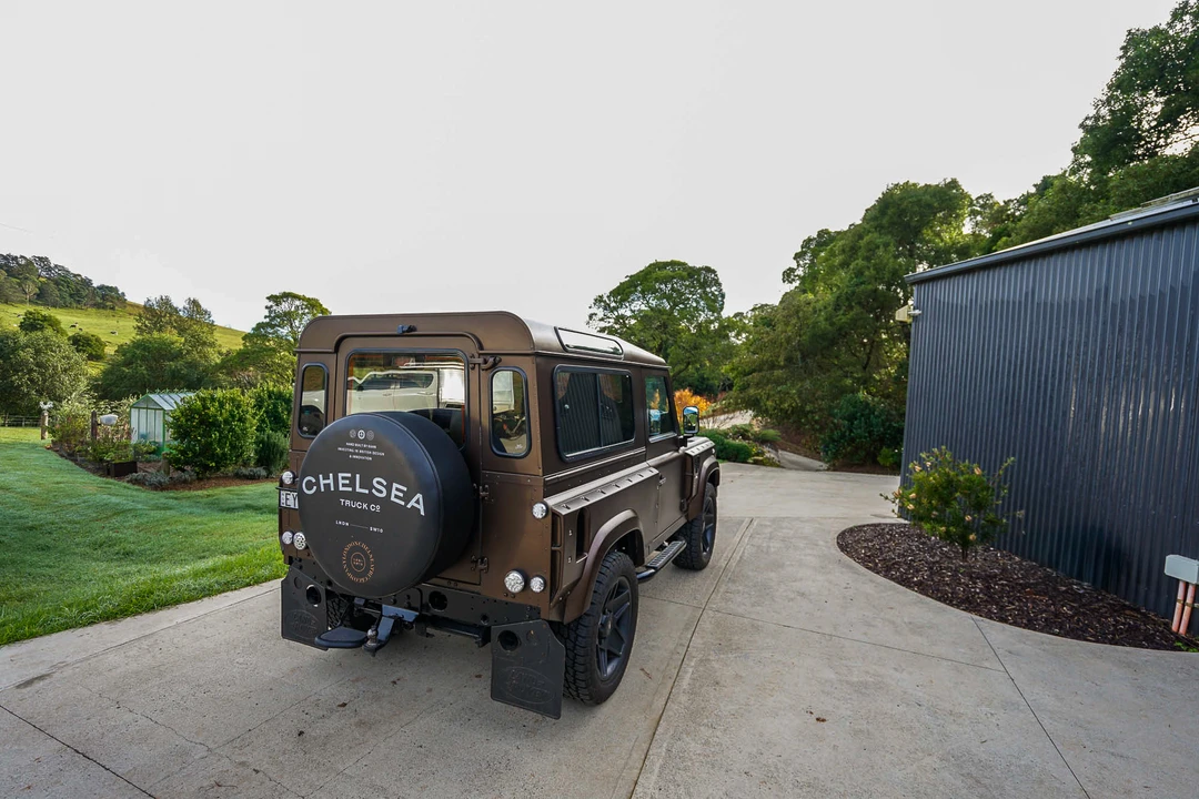 2010 Land Rover Defender 90 - Image 7 of 31