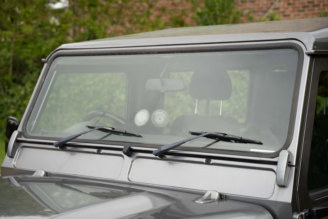 2010 Land Rover Defender 90 - Image 16 of 31