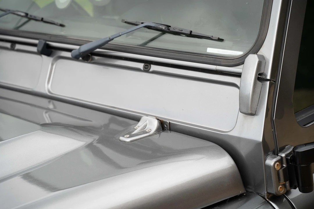2010 Land Rover Defender 90 - Image 19 of 31
