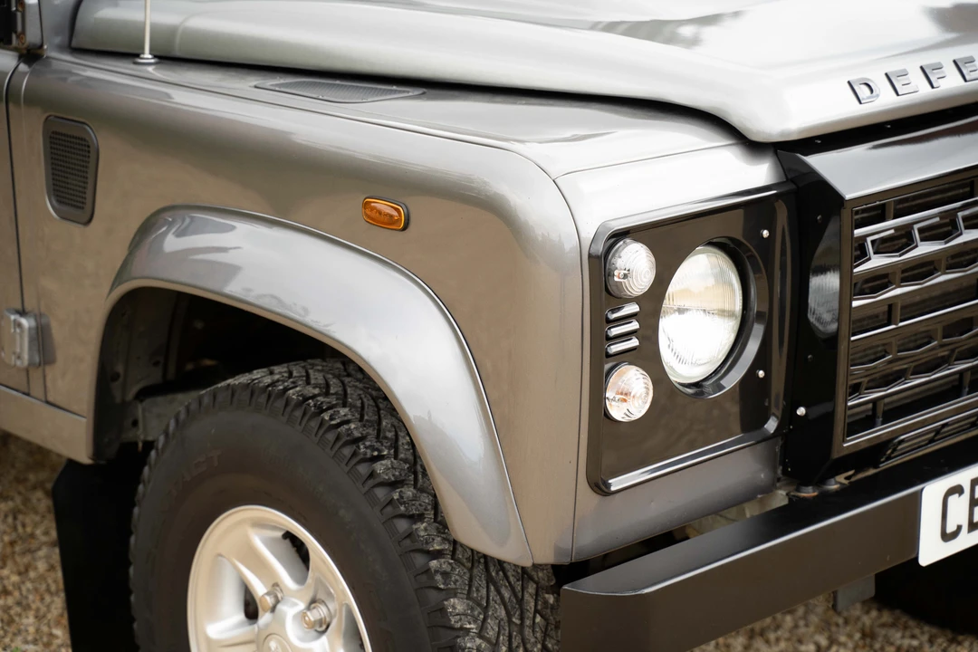 2010 Land Rover Defender 90 - Image 21 of 31