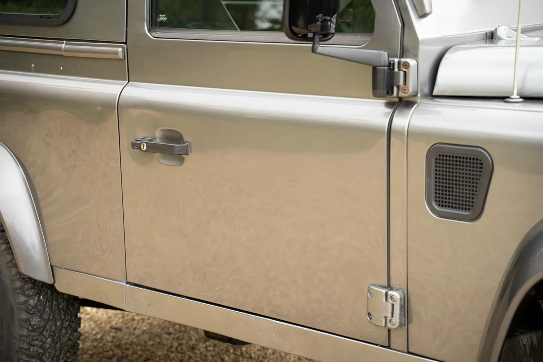 2010 Land Rover Defender 90 - Image 26 of 31