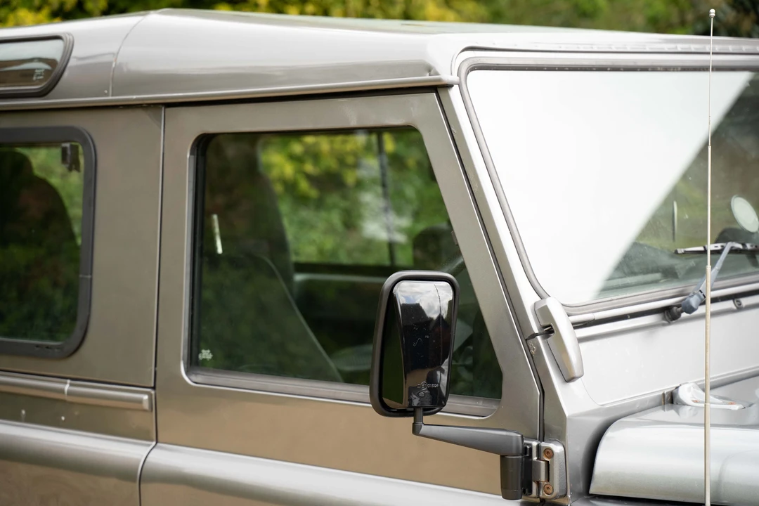 2010 Land Rover Defender 90 - Image 25 of 31