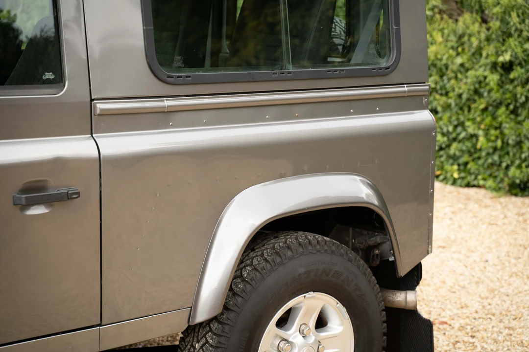 2010 Land Rover Defender 90 - Image 29 of 31