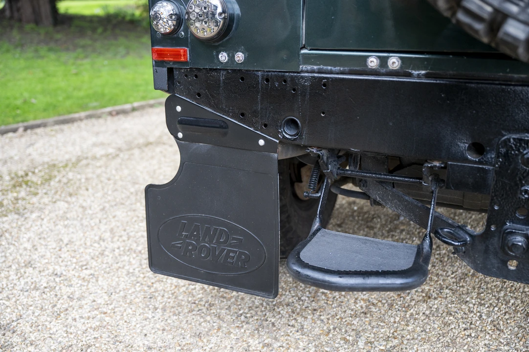 2010 Land Rover Defender 90 - Image 24 of 31