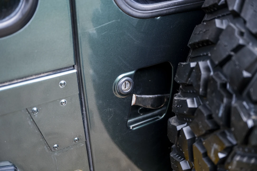 2010 Land Rover Defender 90 - Image 25 of 31