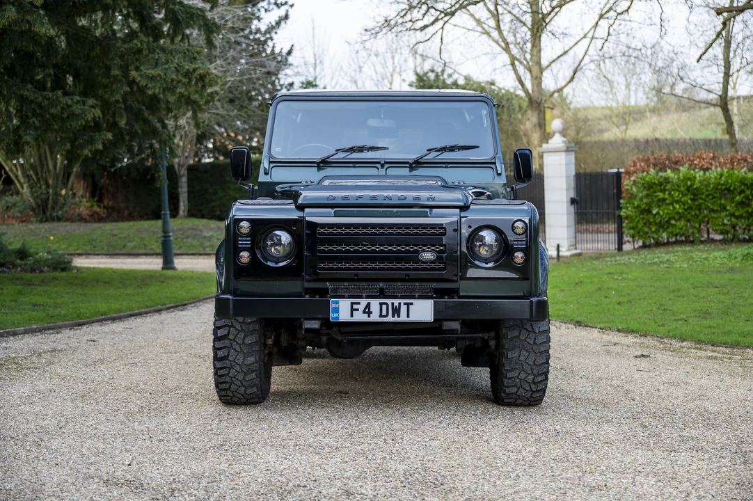 2010 Land Rover Defender 90 - Image 10 of 31