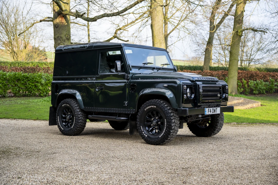 2010 Land Rover Defender 90 - Image 18 of 31