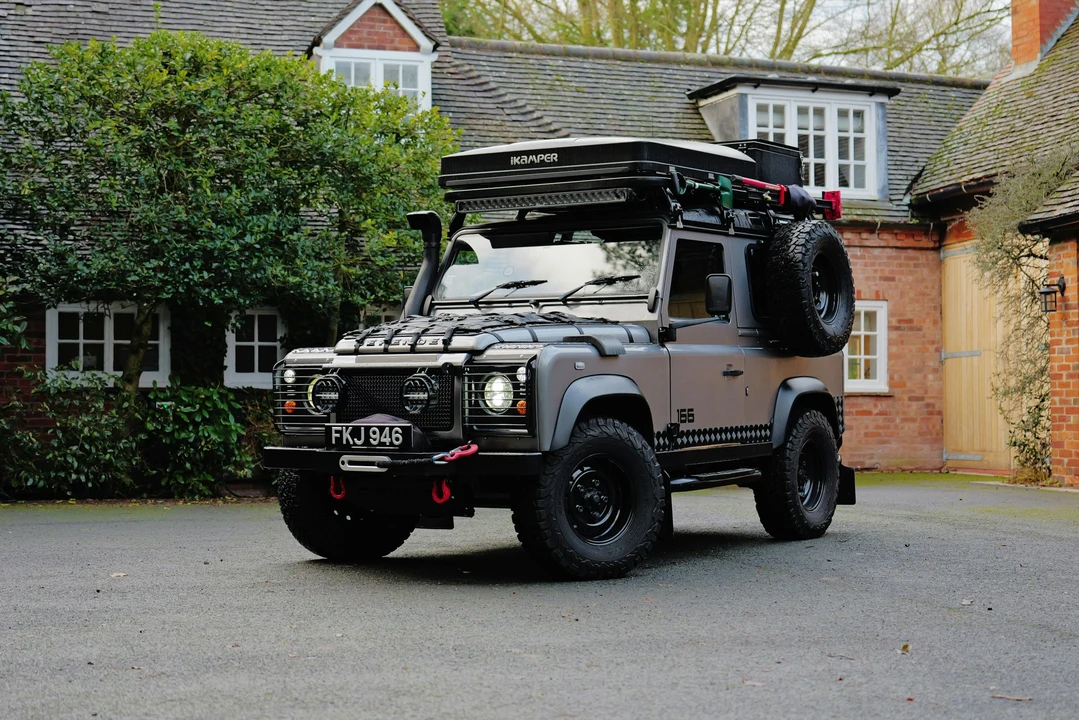 2010 Land Rover Defender 90 - Image 3 of 21