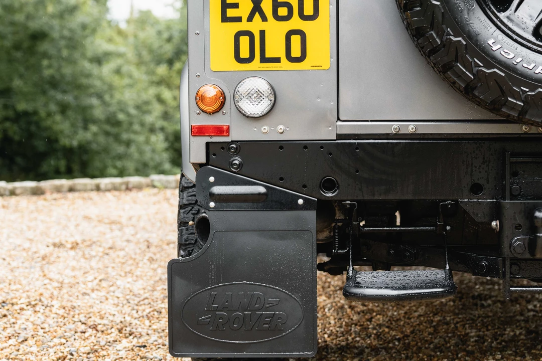 2010 Land Rover Defender 90 - Image 24 of 31
