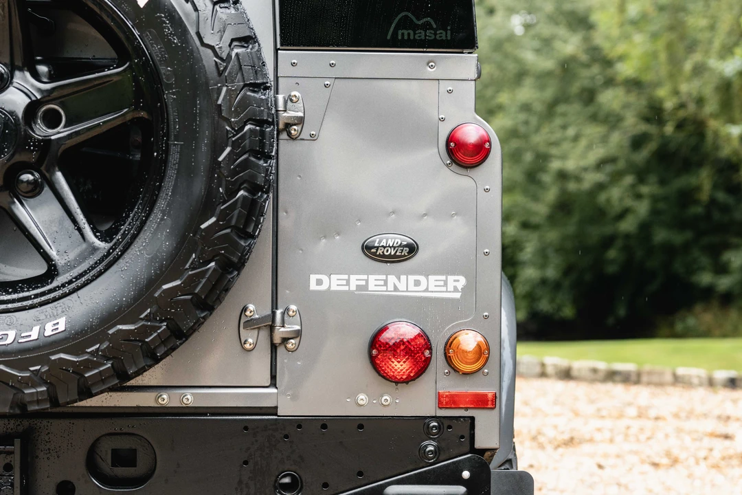 2010 Land Rover Defender 90 - Image 27 of 31