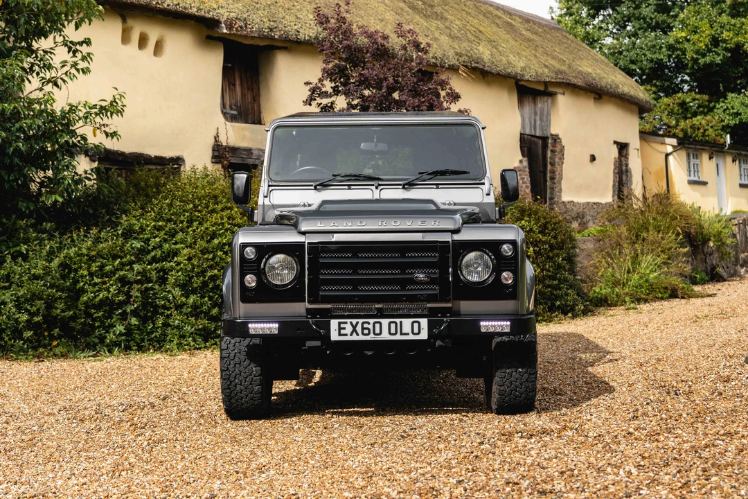 2010 Land Rover Defender 90 - Image 2 of 31