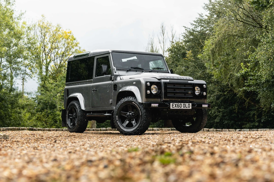 2010 Land Rover Defender 90 - Image 13 of 31