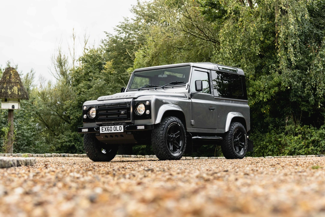 2010 Land Rover Defender 90 - Image 15 of 31