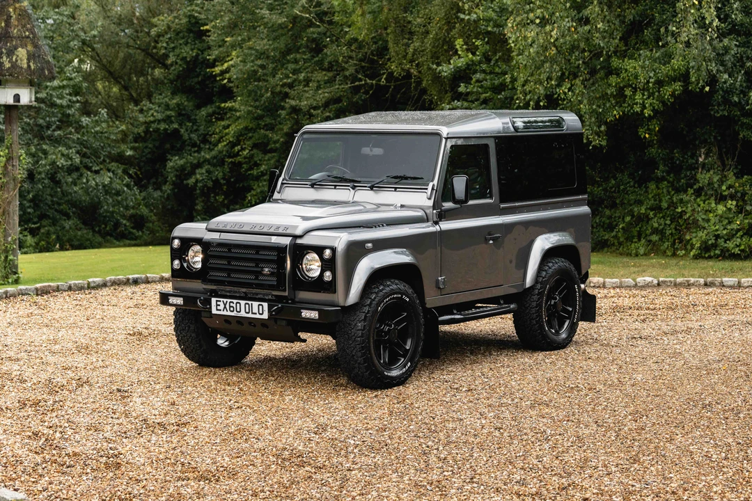 2010 Land Rover Defender 90 - Image 16 of 31