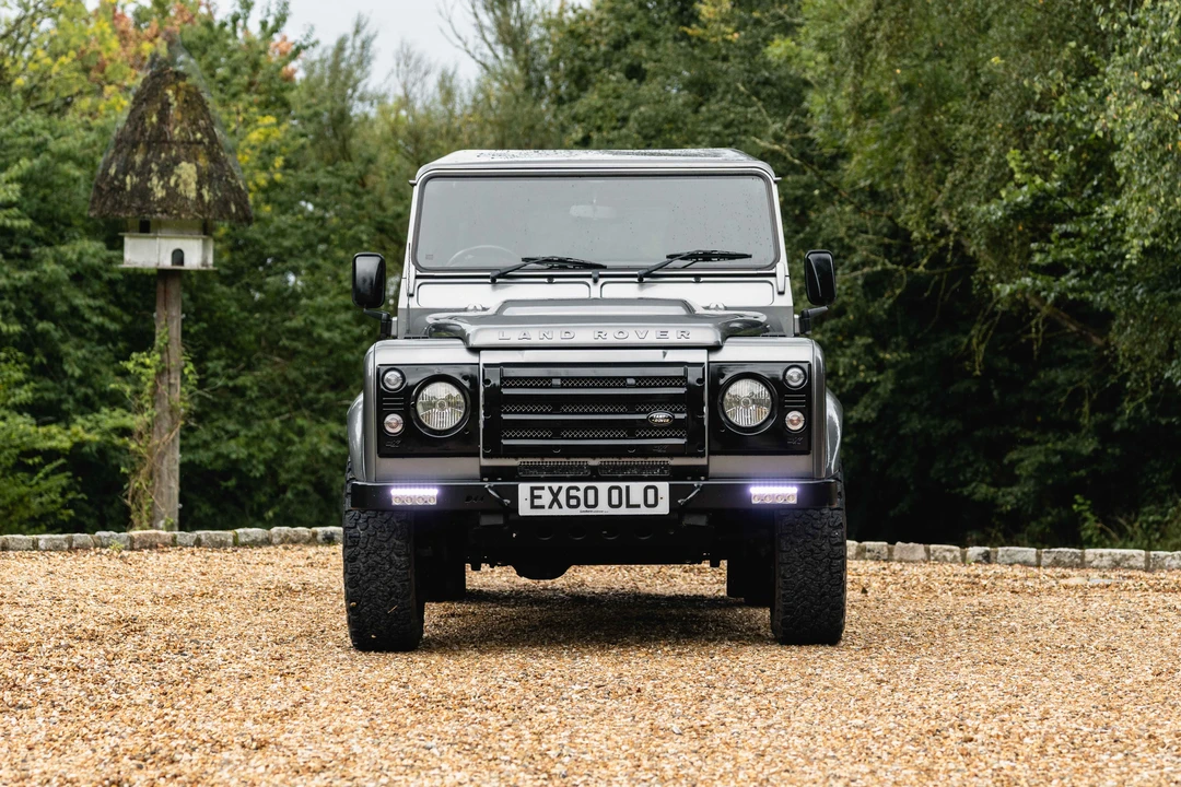 2010 Land Rover Defender 90 - Image 10 of 31