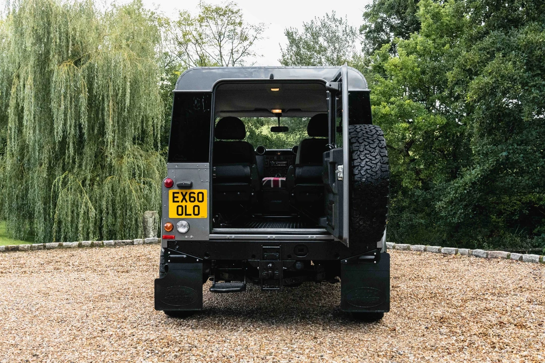2010 Land Rover Defender 90 - Image 6 of 31