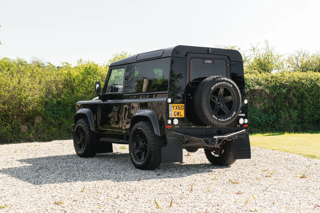 2010 Land Rover Defender 90 - Image 7 of 31