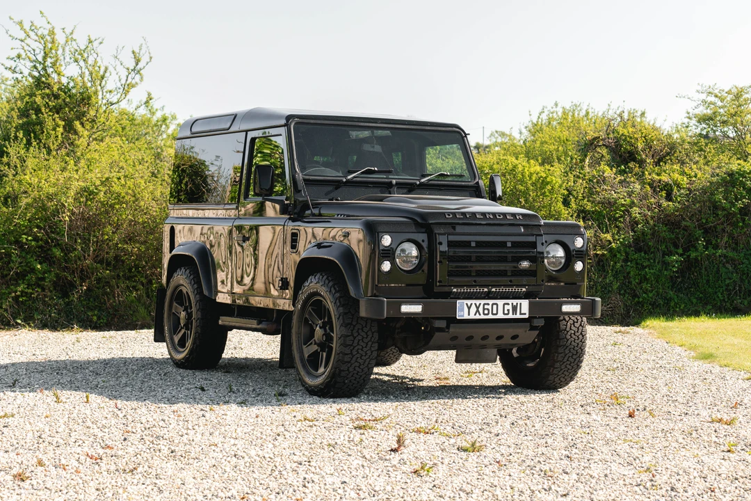 2010 Land Rover Defender 90 - Image 3 of 31
