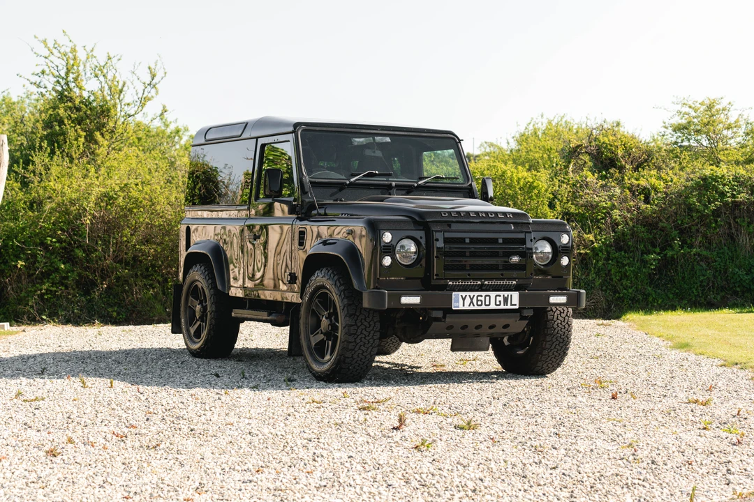 2010 Land Rover Defender 90 - Image 11 of 31