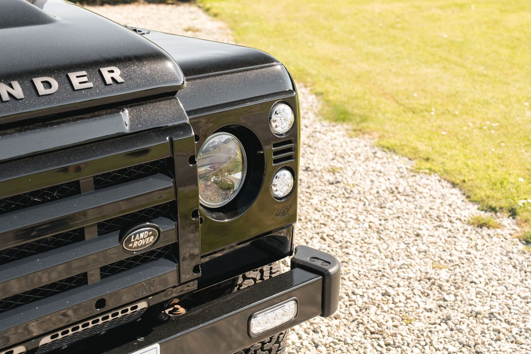 2010 Land Rover Defender 90 - Image 19 of 31