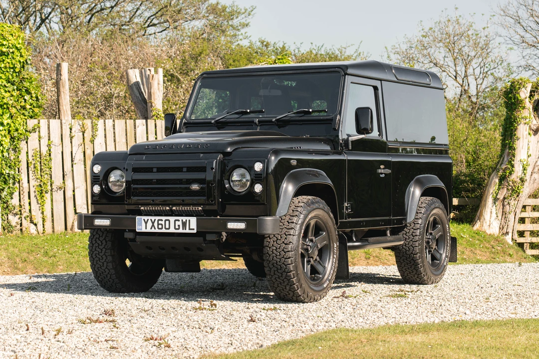 2010 Land Rover Defender 90 - Image 16 of 31